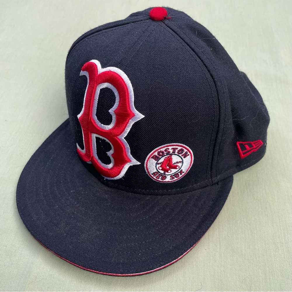 MLB Boston Red Sox Hat New Era - size 7 3/4